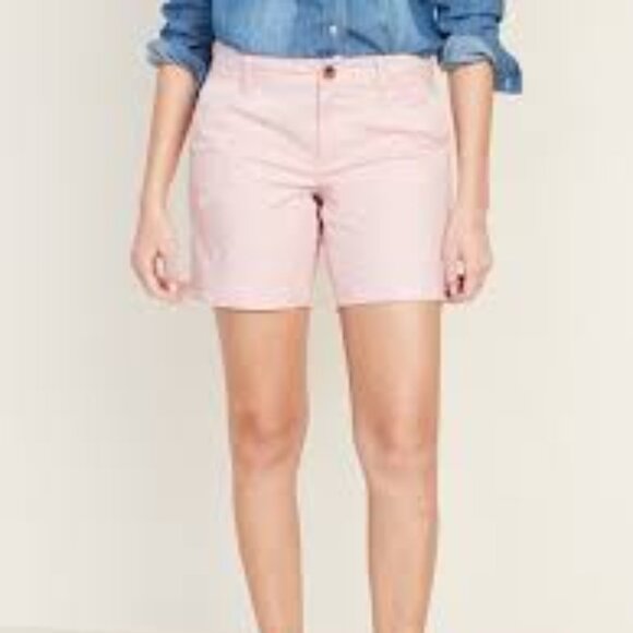 Old Navy Mid-Rise Everyday Embroidered-Daisy Shorts - 7-inch inseam - Picture 3 of 8